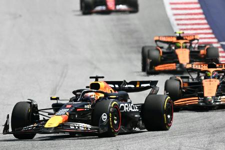 Spielberg: Verstappen schlägt McLaren-Duo im Sprint Spielberg: Verstappen schlägt McLaren-Duo im Sprint