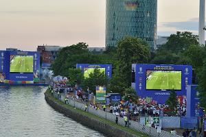 Unwetterwarnung: Fanzone in Frankfurt geschlossen
