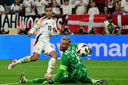 EM-Traum lebt: DFB-Team trotzt Dänen und Donnerwetter EM-Traum lebt: DFB-Team trotzt Dänen und Donnerwetter