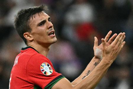 Erfolg im zweiten Versuch: FC Bayern bekommt Palhinha Erfolg im zweiten Versuch: FC Bayern bekommt Palhinha