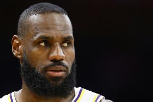 Medien: Lakers statten James mit neuem Vertrag aus