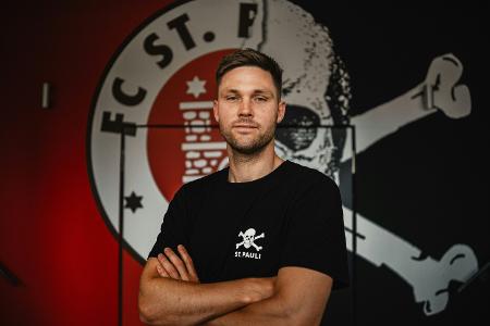 St. Pauli verlängert mit Stürmer Albers St. Pauli verlängert mit Stürmer Albers