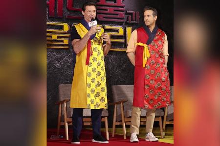 Hugh Jackman und Ryan Reynolds begeistern in koreanischer Tracht Hugh Jackman und Ryan Reynolds begeistern in koreanischer Tracht