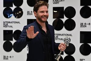"Schöner als der Oscar": Daniel Brühl freut sich über Ehrenpreis