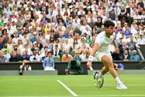 Alcaraz besteht harte Prüfung durch Tiafoe