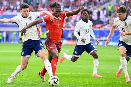 England quält sich - und bleibt eiskalt im Elfmeterschießen England quält sich - und bleibt eiskalt im Elfmeterschießen
