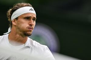 Nach Sturz: Zverev-Blessur wohl nicht gravierend