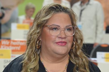 Ilka Bessin spricht über gewalttätige Kindheit Ilka Bessin spricht über gewalttätige Kindheit
