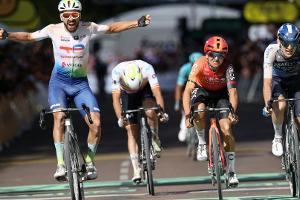 Turgis gewinnt Schotter-Etappe der Tour de France