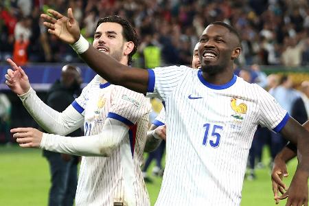 Frankreich-Wahlen: Nationalspieler feiern Ergebnis Frankreich-Wahlen: Nationalspieler feiern Ergebnis