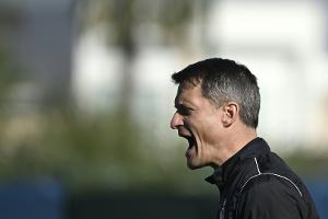 St. Pauli startet, Blessin brüllt