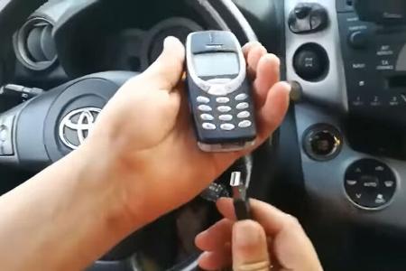 Nokia 3310, CAN-Bus-Hack Nokia 3310, CAN-Bus-Hack
