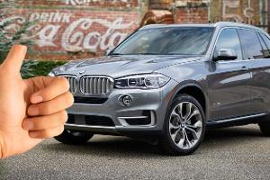 BMW X5 trennt Daumen ab