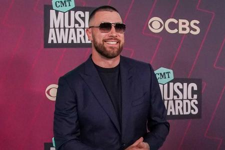 Taylor Swifts Freund Travis Kelce: Von der Bühne zum Hollywood-Dreh Taylor Swifts Freund Travis Kelce: Von der Bühne zum Hollywood-Dreh