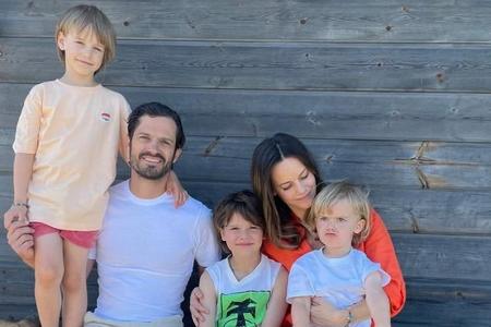 Carl Philip und Sofia: Ihr Jüngster grummelt auf Familienfoto Carl Philip und Sofia: Ihr Jüngster grummelt auf Familienfoto