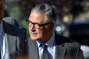 Heftige Vorwürfe gegen Alec Baldwin: "Hat mit echter Waffe gespielt"