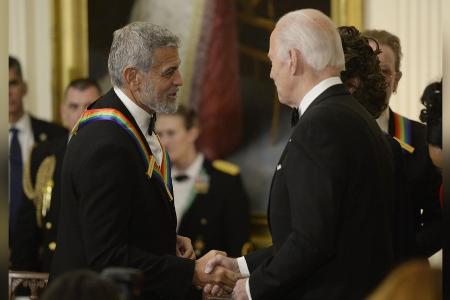 George Clooney fordert Rückzug: Team von Joe Biden stichelt zurück George Clooney fordert Rückzug: Team von Joe Biden stichelt zurück