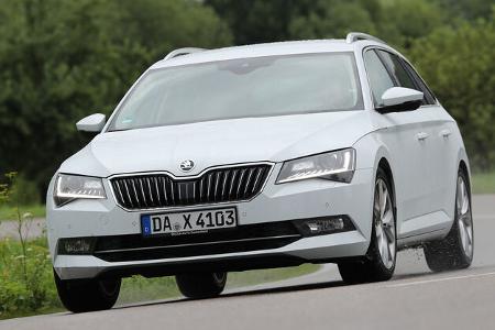 Skoda Superb Combi 2.0 TDI, Front Skoda Superb Combi 2.0 TDI, Front