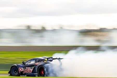 McLaren P1 als Driftcar in Goodwood.