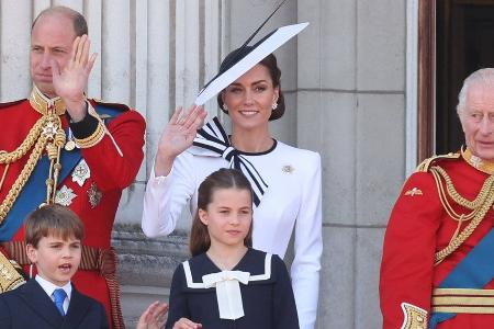 Royales Comeback: Prinzessin Kate besucht Wimbledon-Finale der Herren Royales Comeback: Prinzessin Kate besucht Wimbledon-Finale der Herren