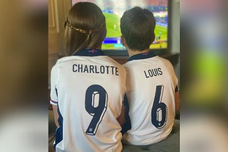 Prinzessin Charlotte und Prinz Louis verfolgten EM-Finale vor dem TV Prinzessin Charlotte und Prinz Louis verfolgten EM-Finale vor dem TV