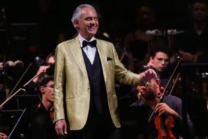 Andrea Bocelli feiert mit Weltstars sein Bühnenjubiläum in der Toskana