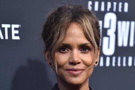Doch nicht neben Kim Kardashian: Halle Berry verlässt Serie Doch nicht neben Kim Kardashian: Halle Berry verlässt Serie