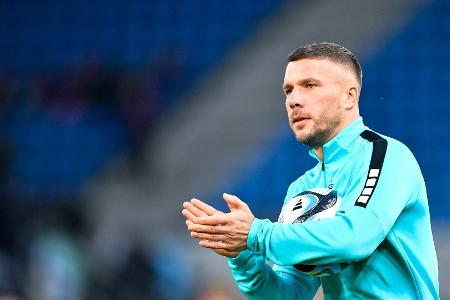 Podolski sieht EM-Abschneiden des DFB kritisch Podolski sieht EM-Abschneiden des DFB kritisch