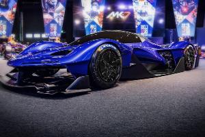 Neweys V10-Rakete soll auch auf die Straße