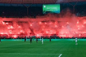 Pyrotechnik: DFL will auch auf andere Länder schauen