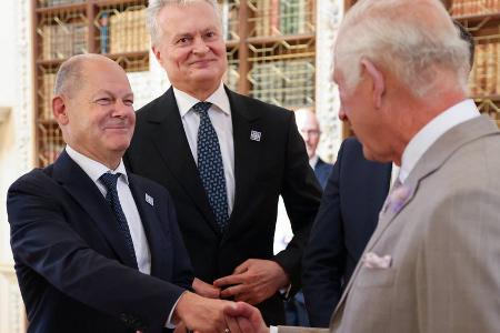 Bei Treffen mit Olaf Scholz: König Charles plaudert über Fußball-EM Bei Treffen mit Olaf Scholz: König Charles plaudert über Fußball-EM