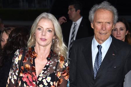 Clint Eastwoods Partnerin Christina Sandera stirbt mit 61 Jahren Clint Eastwoods Partnerin Christina Sandera stirbt mit 61 Jahren