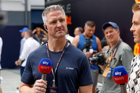 Großer Preis von Ungarn: Ralf Schumacher zeigt sich mit Étienne Großer Preis von Ungarn: Ralf Schumacher zeigt sich mit Étienne