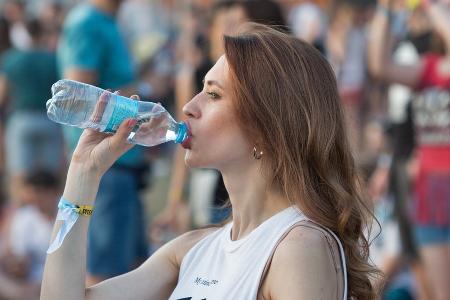 Konzertsommer in Deutschland: So beugt man Dehydration vor Konzertsommer in Deutschland: So beugt man Dehydration vor
