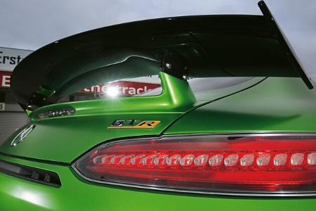 Mercedes-AMG GT R, Heckflügel