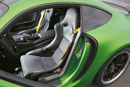 Mercedes-AMG GT R, Sitze