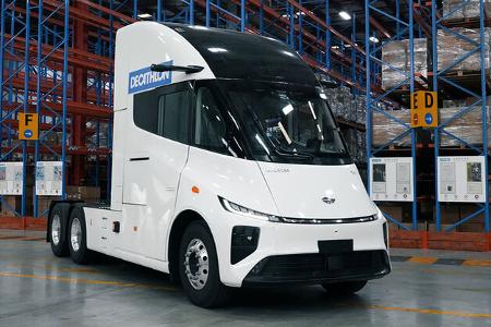 Windrose Elektro-Lkw Zugmaschine