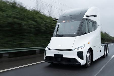 Windrose Elektro-Lkw Zugmaschine