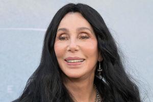 Pop-Ikone Cher veröffentlicht ihre Memoiren in zwei Teilen