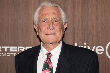 Ehemaliger James-Bond-Darsteller George Lazenby geht in Rente Ehemaliger James-Bond-Darsteller George Lazenby geht in Rente