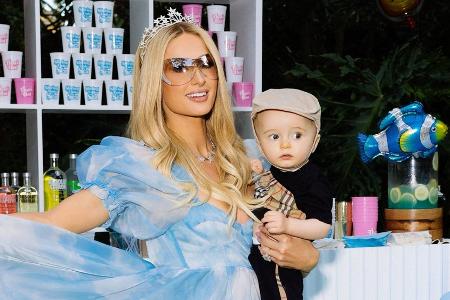 Paris Hilton: Das erste Wort ihres Sohnes stammt aus Paris Hilton: Das erste Wort ihres Sohnes stammt aus