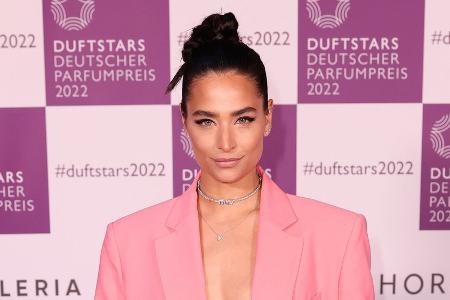 Amira Pocher bestätigt Scheidung und ist enttäuscht von Sandy Amira Pocher bestätigt Scheidung und ist enttäuscht von Sandy