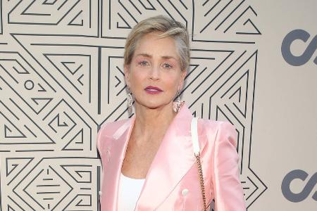 Während Türkei-Urlaub: Sharon Stone schockt mit blauem Auge Während Türkei-Urlaub: Sharon Stone schockt mit blauem Auge