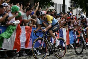 Evenepoel gewinnt auch Straßenrennen