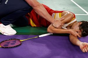 Badminton: Mitfavoritin Marin muss verletzt aufgeben