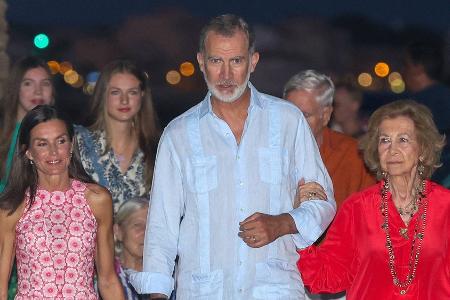 Ferien auf Mallorca: Spanische Königsfamilie besucht Fischrestaurant Ferien auf Mallorca: Spanische Königsfamilie besucht Fischrestaurant