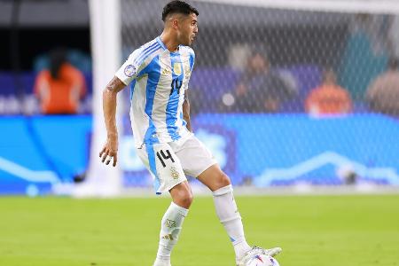 Leverkusen: Palacios am Knie operiert Leverkusen: Palacios am Knie operiert