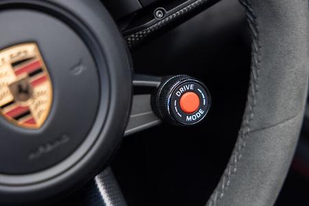 Porsche 911 GTS t-hybrid