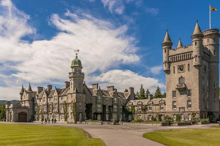 Angeln, Jagen und mehr: So genießen die Royals den Sommer auf Balmoral Angeln, Jagen und mehr: So genießen die Royals den Sommer auf Balmoral
