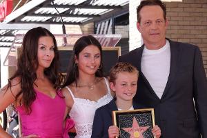 Mit stolzer Familie: Vince Vaughn erhält Stern auf Walk of Fame